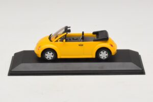 Volkswagen New Beetle Kabriolet Rumen Minichamps 1:43 Volkswagen New Beetle Kabriolet Rumen Minichamps 1:43 BEETLE002 Kovina