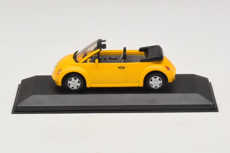Volkswagen New Beetle Kabriolet Rumen Minichamps 1:43 BEETLE002 Kovina