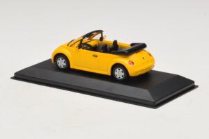 Volkswagen New Beetle Kabriolet Rumen Minichamps 1:43 BEETLE002 Kovina – slika 3 od 5