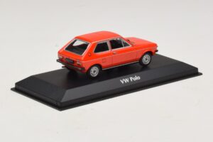 Volkswagen Polo Mk1 Rdeč Maxichamps 1:43 940050500 Kovina – slika 2 od 5