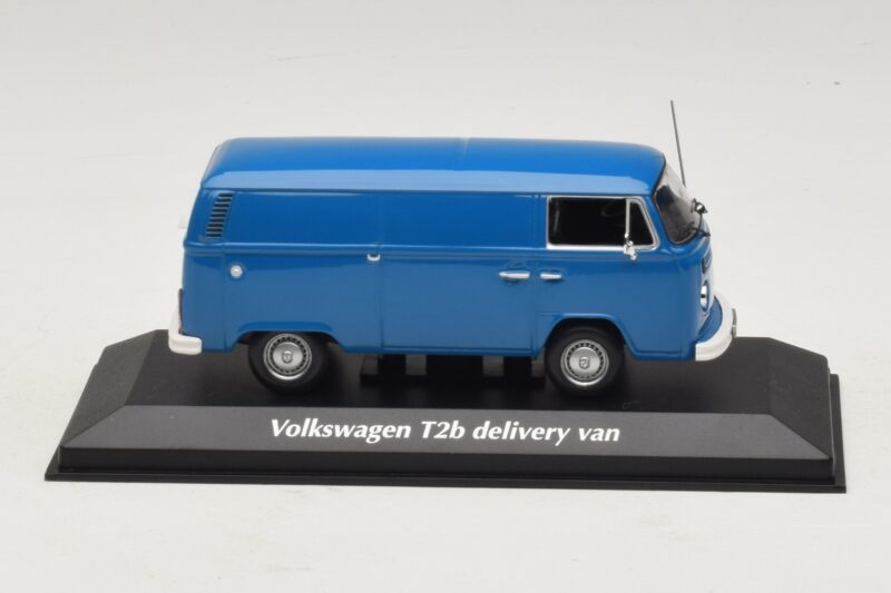 Volkswagen T2b Dostavno Vozilo Moder Maxichamps 1:43 940053061 Kovina