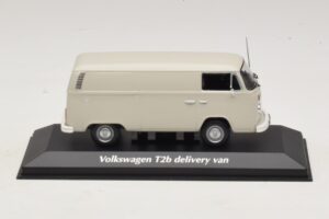 Volkswagen T2b Dostavno Vozilo Siv Maxichamps 1:43 940053060 Kovina