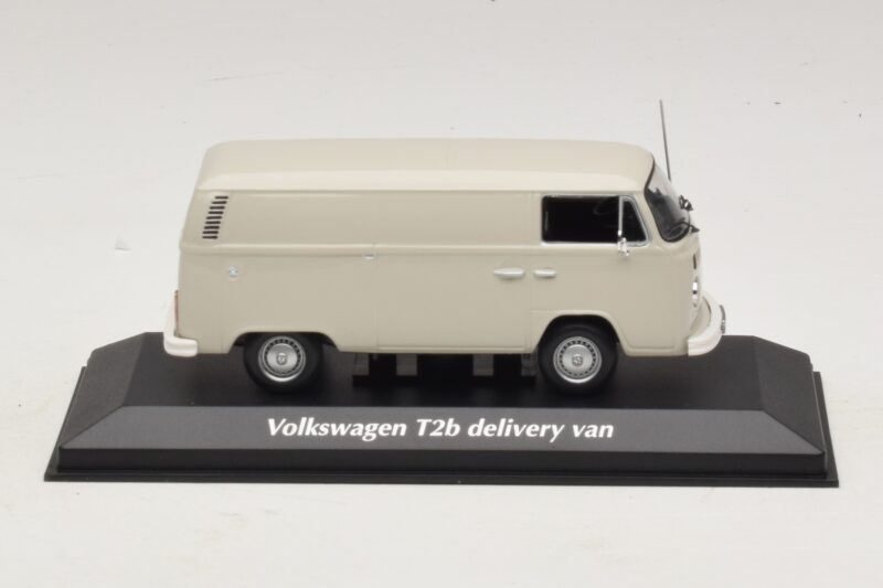 Volkswagen T2b Dostavno Vozilo Siv Maxichamps 1:43 940053060 Kovina