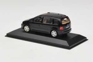 Volkswagen Touran 1T Črn Minichamps 1:43 TOURAN005 Kovina – slika 3 od 5