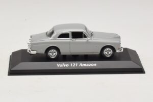 Volvo 121 Amazon Siv Maxichamps 1:43 Volvo 121 Amazon Siv Maxichamps 1:43 940171000 Kovina