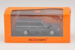 Volvo 240 GL Karavan Temno Moder Maxichamps 1:43 940171412 Kovina – slika 5 od 5