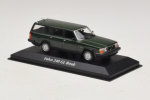 Volvo 240 GL Karavan Temno Zelena Maxichamps 1:43 940171411 Kovina – slika 3 od 5