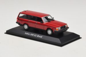 Volvo 240 GL Karavan Rdeč Maxichamps 1:43 940171410 Diecast – slika 3 od 5