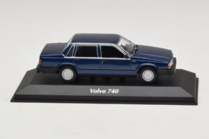 Volvo 740 Dark Blue Metallic Maxichamps 1:43 940171701 Kovina