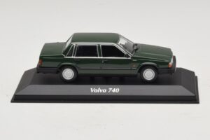 Volvo 740 Temno Zelen Maxichamps 1:43 940171700 Diecast